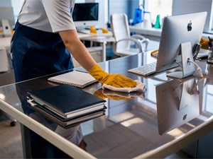5 productos prohibidos en un despacho con equipamiento electrónico