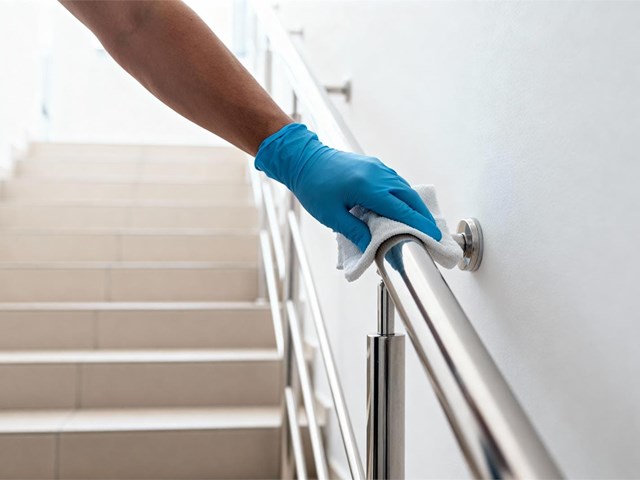5 razones por las que externalizar la limpieza en la comunidad de vecinos sale más rentable